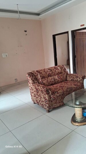 Living Room in 3 BHK Apartment at Ambala Highway – for Rent