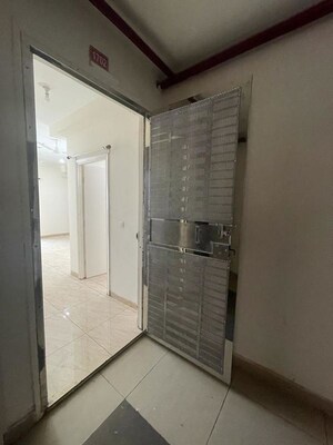 Bathroom in 3 BHK Apartment at Gaur Yamuna City 16th Park View, Gaur Yamuna City – for Rent