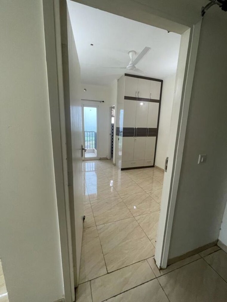 Bathroom, gaur-yamuna-city-16th-park-view 3 Bedroom 1450 Sq.Ft. Apartment In Gaur Yamuna City Greater Noida 10509001