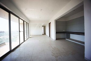 Room in 4 BHK Penthouse at Vaishnodevi Circle – for Sale