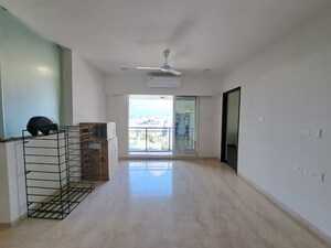 Room in 2.5 BHK Apartment at Dheeraj Insignia, Bandra East – for Rent