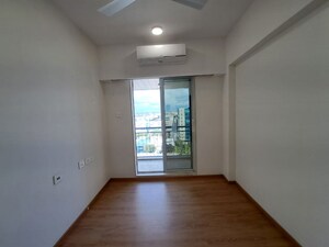 Room in 2.5 BHK Apartment at Dheeraj Insignia, Bandra East – for Rent