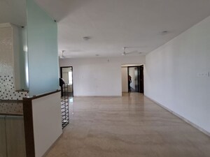 Room in 2.5 BHK Apartment at Dheeraj Insignia, Bandra East – for Rent