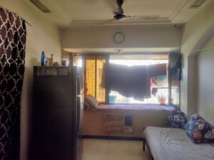 Furnished Amenities in 2 BHK Apartment at K Raheja Vihar, Powai – for Rent