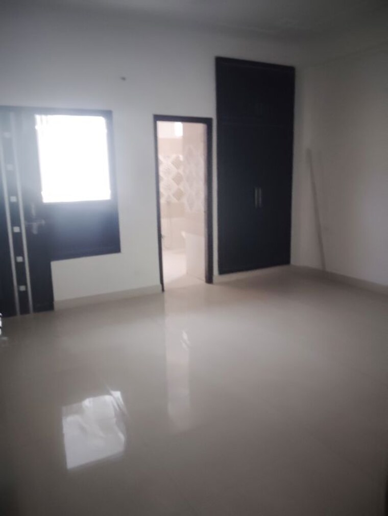 Room, sector 44 3 Bedroom 1850 Sq.Ft. Independent House In Sector 44 Noida 10509092