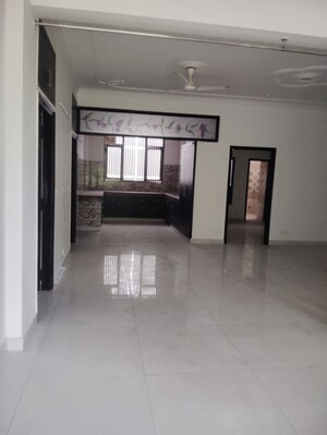 3 BHK Independent House For Rent in Sector 44