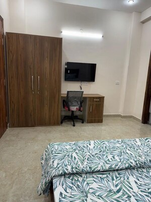 Bedroom in 1 BHK Builder Floor at Sector 43 – for Rent