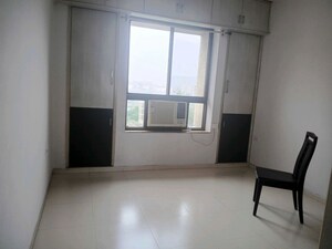Room in 2 BHK Apartment at Lunkad Amazon, Viman Nagar – for Rent