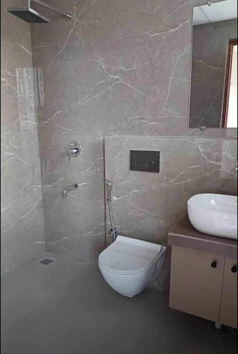 Bathroom, skyline-elevate 4 Bedroom 2020 Sq.Ft. Apartment In Ramgarh Bhudda Zirakpur 10509134