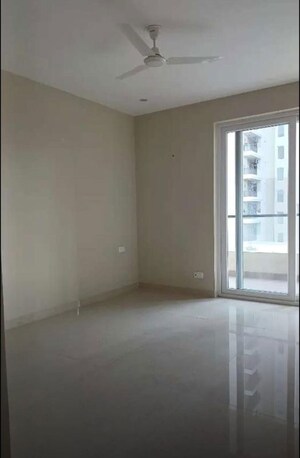 Room in 4 BHK Apartment at Skyline Elevate, Ramgarh Bhudda – for Rent