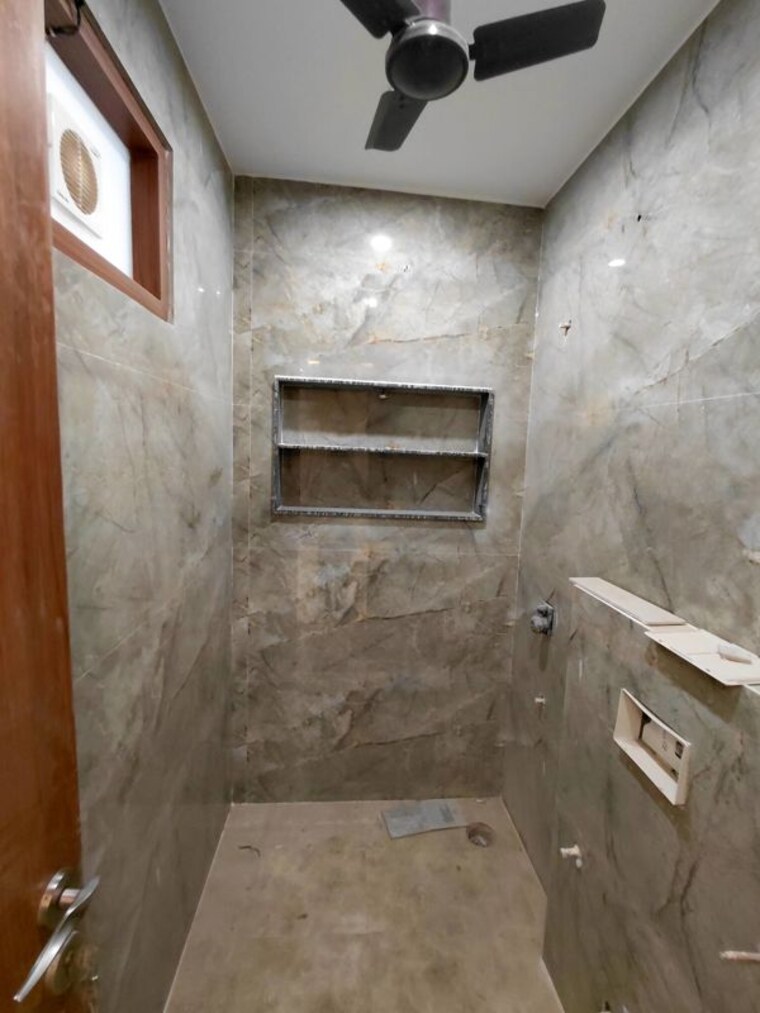 Bathroom, puri-kohinoor 3 Bedroom 160 Sq.Yd. Builder Floor In Sector 89 Faridabad 10509124
