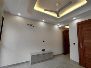 Room in 3 BHK Builder Floor at Puri Kohinoor, Sector 89 – for Sale