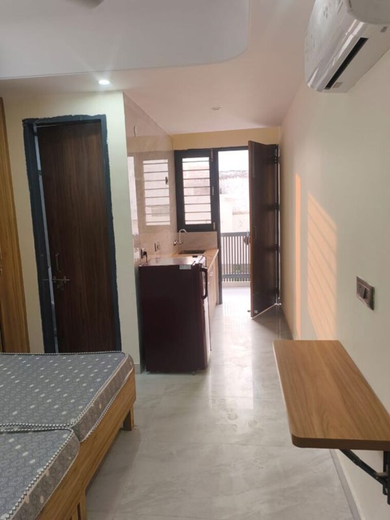 Living Room, kirti nagar 1 RK 400 Sq.Ft. Builder Floor In Kirti Nagar Gurgaon 10509132