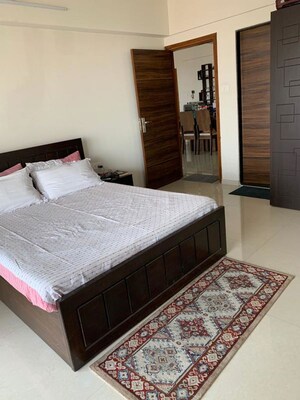 Bedroom in 2 BHK Apartment at Chembur – for Rent