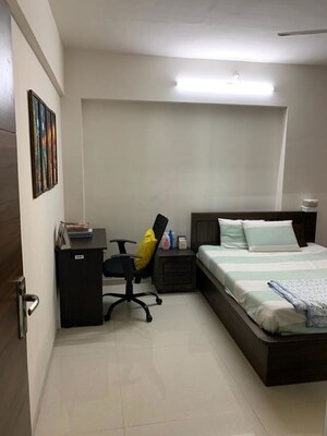 Bedroom in 2 BHK Apartment at Chembur – for Rent