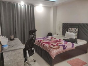 Bedroom in 3 BHK Builder Floor at Sector 43 – for Rent