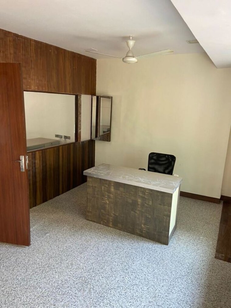 Room, hilton-center Commercial Office Space 1000 Sq.Ft. In Cbd Belapur Sector 11 Navi Mumbai 10509146