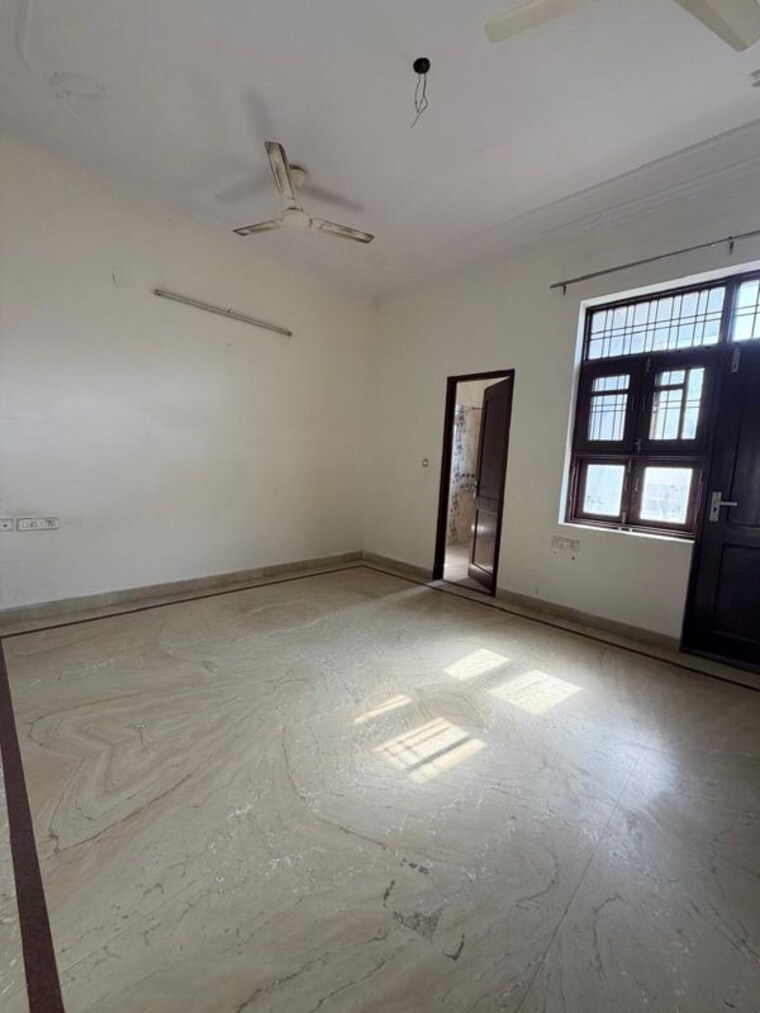 Room, sector 46 3 Bedroom 450 Sq.Ft. Independent House In Sector 46 Faridabad 10509217