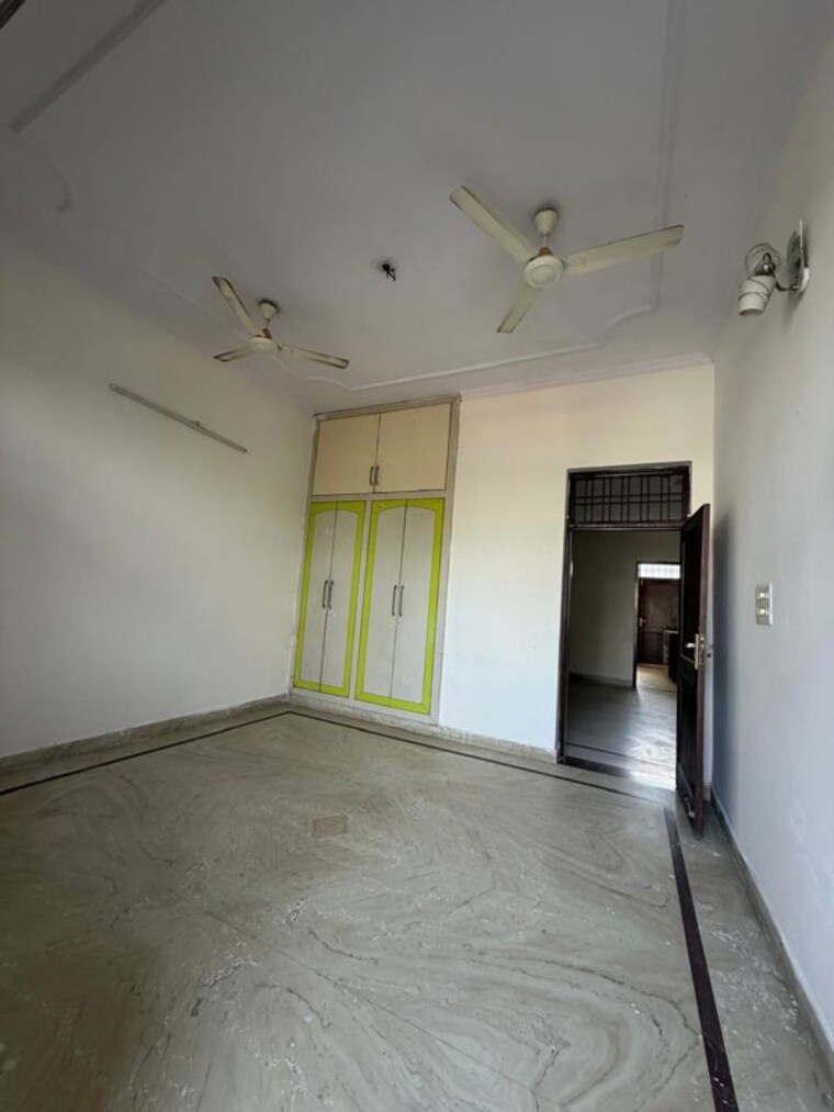 Room, sector 46 3 Bedroom 450 Sq.Ft. Independent House In Sector 46 Faridabad 10509217