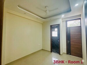 Master Bedroom in 3 BHK Apartment at New Palam Vihar Phase 2 – for Rent