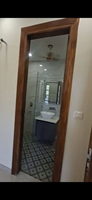 Furnished Amenities in 3 BHK Builder Floor at BPTP District Faridabad, Sector 81 – for Rent