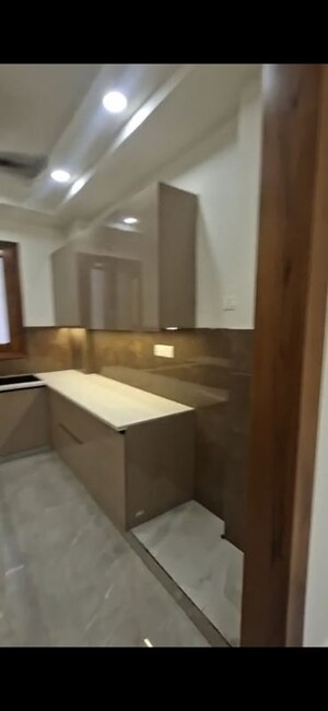 Kitchen in 3 BHK Builder Floor at BPTP District Faridabad, Sector 81 – for Rent