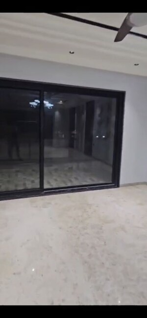 Room in 4 BHK Builder Floor at Sector 85 – for Rent