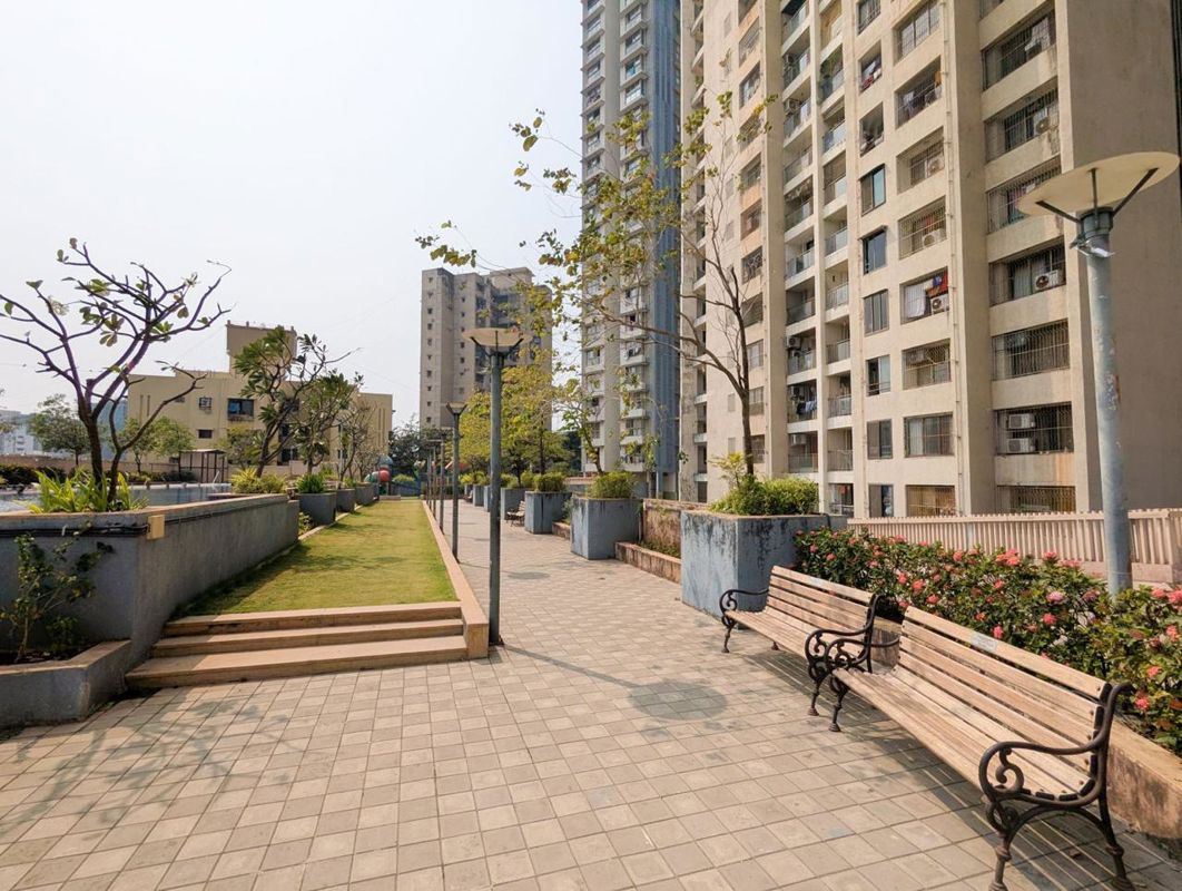 2 BHK + Prayer Room,Servant Room,Study Room,Extra Room,Basement 710 Sq.Ft. Apartment in Amar Kunj Goregaon West