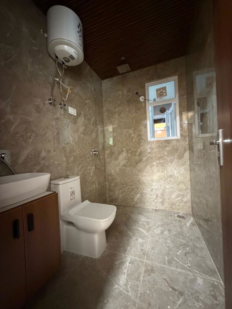 Bathroom, indira colony 1 Bedroom 650 Sq.Ft. Builder Floor In Indira Colony Gurgaon 10509312