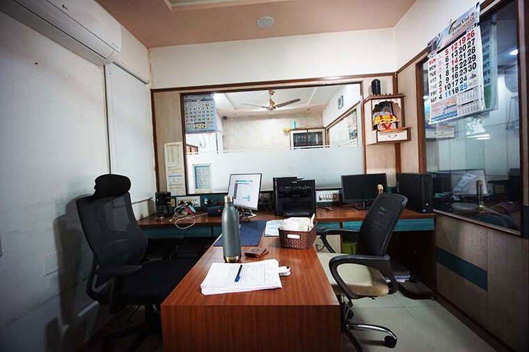 Team Area, ashram road Commercial Office Space 400 Sq.Ft. In Ashram Road Ahmedabad 10509304