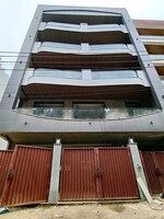 4 BHK + Extra Room 350 Sq.Yd. Builder Floor in Malibu Town