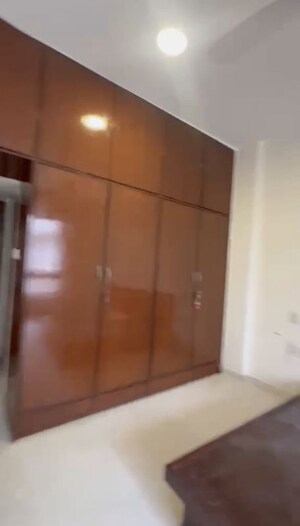Room in 2 BHK Apartment at Blue Haven, Malabar Hill – for Rent