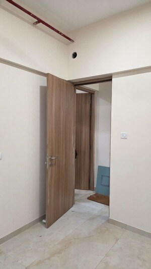 Room in 2 BHK Apartment at Parbhadevi Indraprasta, Worli – for Rent