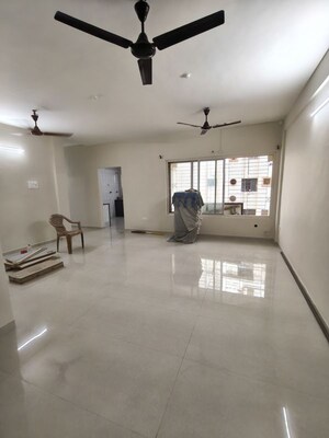 Room in 3 BHK Apartment at Abhay CHS, Vashi Sector 29 – for Rent