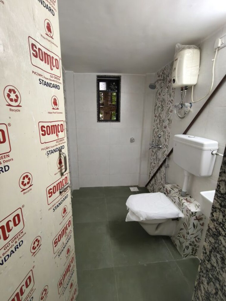 Bathroom, abhay-chs 3 Bedroom 2000 Sq.Ft. Apartment In Vashi Sector 29 Navi Mumbai 10509355
