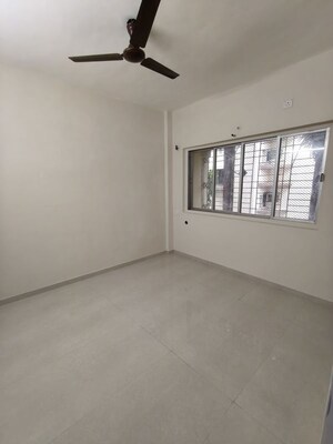 Room in 3 BHK Apartment at Abhay CHS, Vashi Sector 29 – for Rent