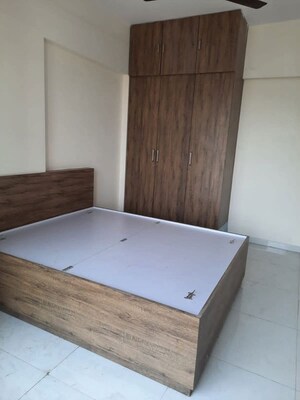 Room in 2 BHK Apartment at Shamik Elanza Santacruz, Vakola – for Rent