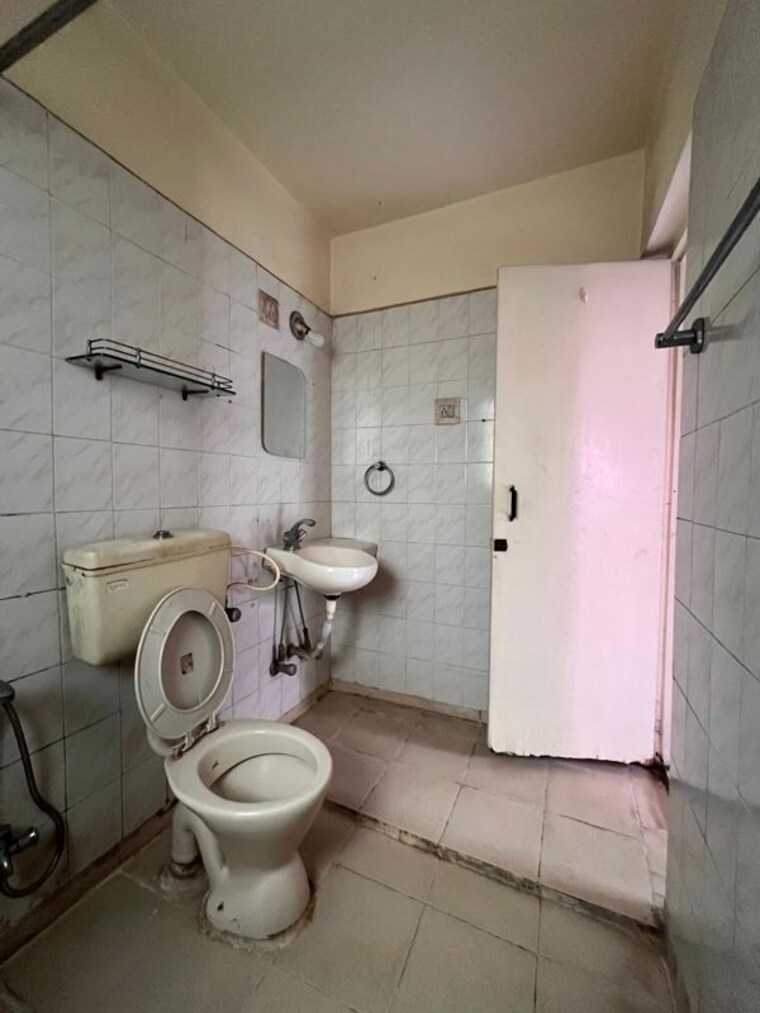 Bathroom, heaven-terrace 2 Bedroom 1100 Sq.Ft. Apartment In Kondhwa Pune 10509352