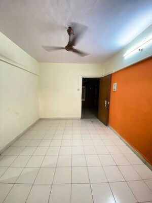 2 BHK Apartment For Rent in Anita Building Kandivali, Kandivali East