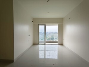 Room in 2 BHK Apartment at Sheth Avante, Kanjurmarg West – for Rent