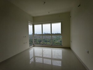Room in 2 BHK Apartment at Sheth Avante, Kanjurmarg West – for Rent