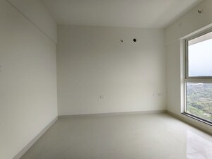Room in 2 BHK Apartment at Sheth Avante, Kanjurmarg West – for Rent