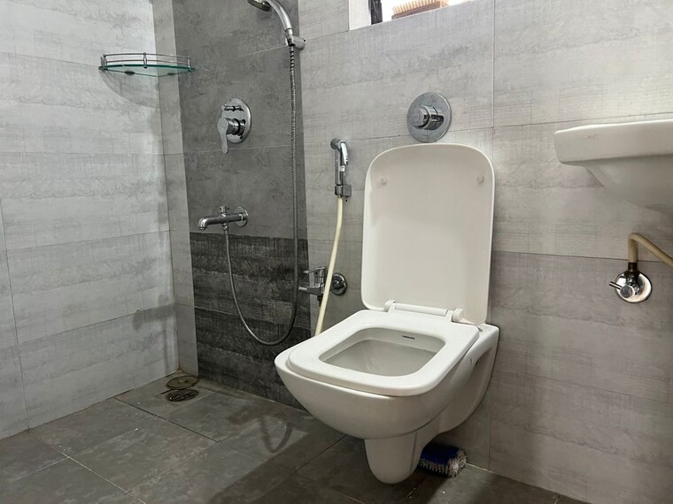 Bathroom, ameet-tower 2 Bedroom 750 Sq.Ft. Apartment In Chembur Mumbai 10509359