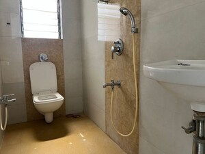 Bathroom in 2 BHK Apartment at Ameet Tower, Chembur – for Rent
