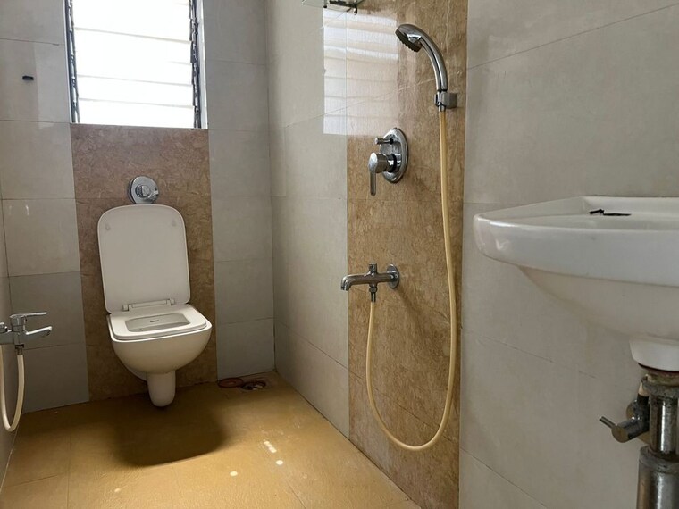 Bathroom, ameet-tower 2 Bedroom 750 Sq.Ft. Apartment In Chembur Mumbai 10509359
