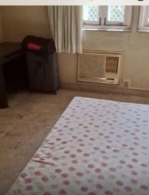 2 BHK Apartment For Rent in Altamount Road