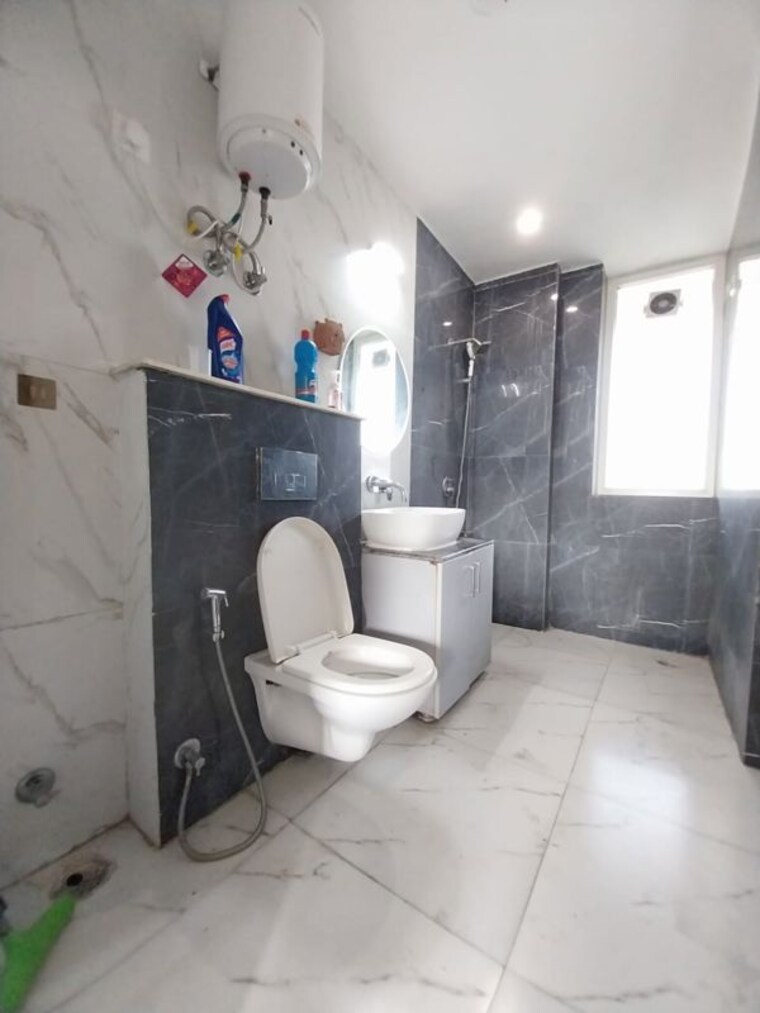 Bathroom, sushant-lok-3 1 Bedroom 700 Sq.Ft. Apartment In Sector 57 Gurgaon 10509293
