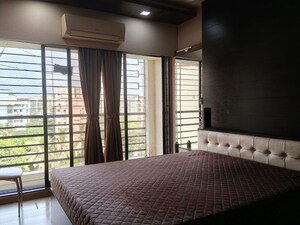 Bedroom in 2 BHK Apartment at Vaibhav Paradise, Santacruz East – for Rent