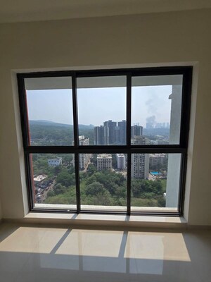 Room in 3.5 BHK Apartment at Lodha Woods, Kandivali East – for Rent