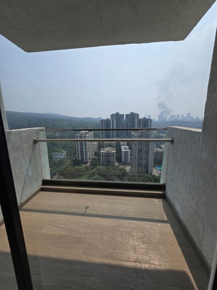 Balcony, lodha-woods 3.5 Bedroom 1100 Sq.Ft. Apartment In Kandivali East Mumbai 10509484